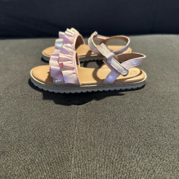 Girls Cat & Jack Sandals - Picture 5 of 11